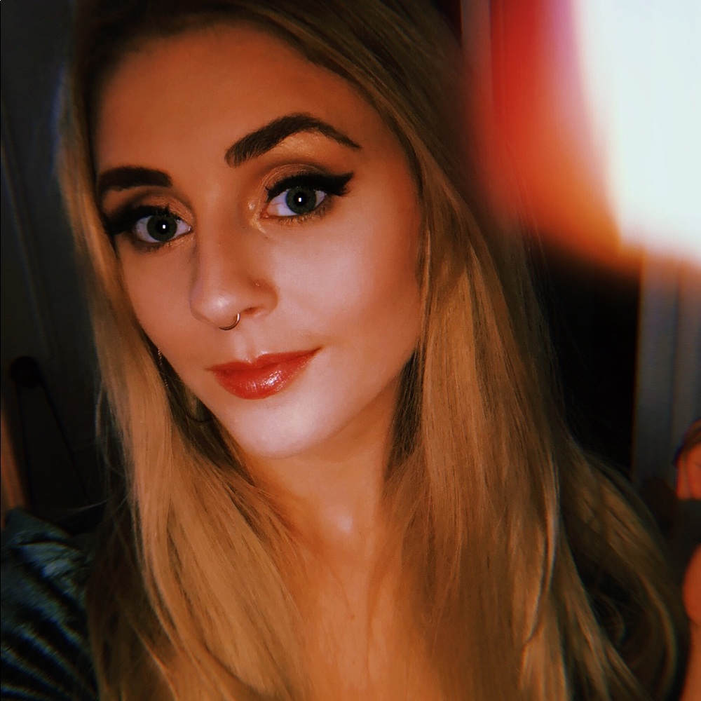 Meet your Posher, Lexie